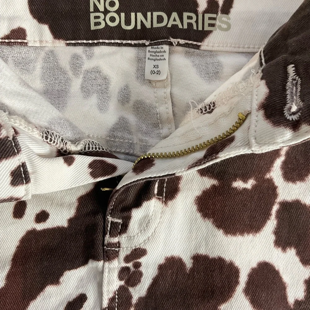No Boundaries Women's Denim Mini Skirt Size xtra Small Cow Print Brown
